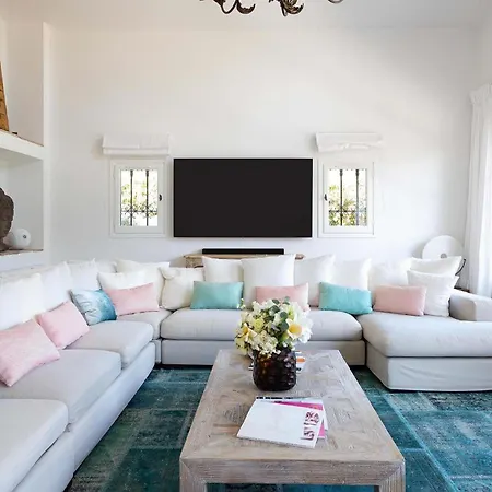 Bonnie Gold - St Tropez بيت للعطل *